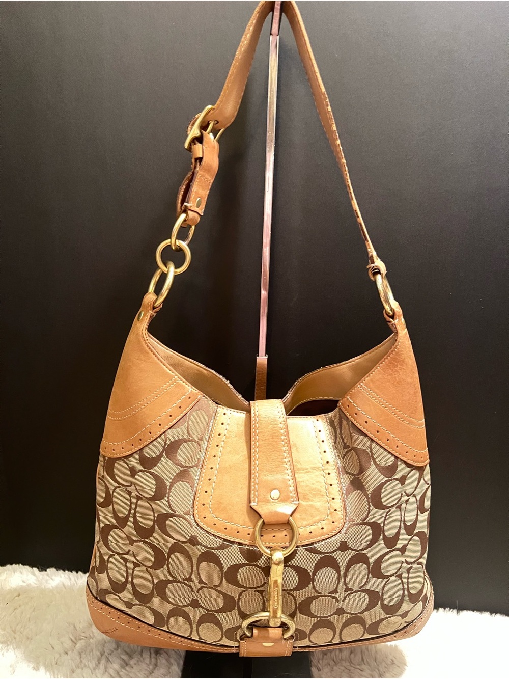 VGUC. Vintage coach tan signature leather canvas satchel.